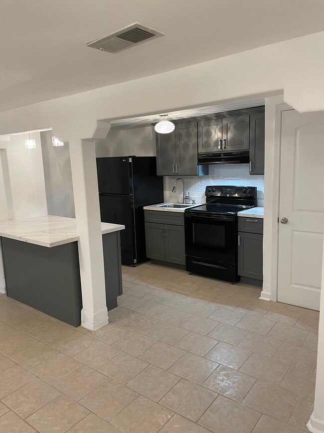 426 Harrison Ave, Unit 426 Harrison Ave