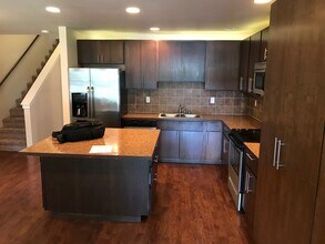 1220 W Bismark Ave in Spokane, WA - Foto de edificio - Building Photo