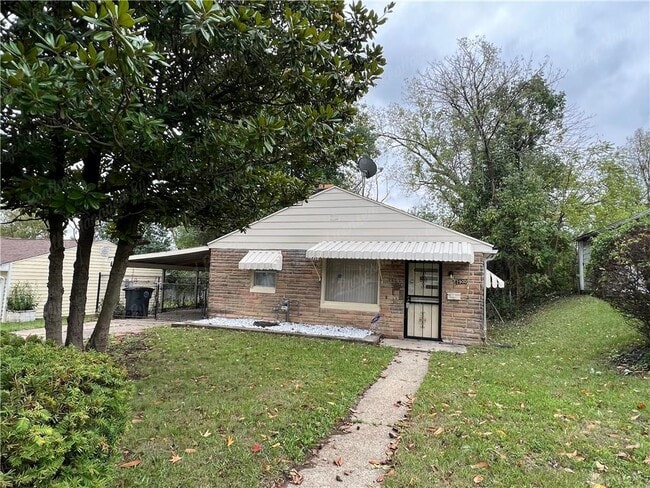 property at 2900 Sage Ave