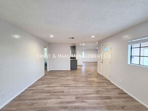 904 S Kenmore St in Anaheim, CA - Building Photo - Building Photo