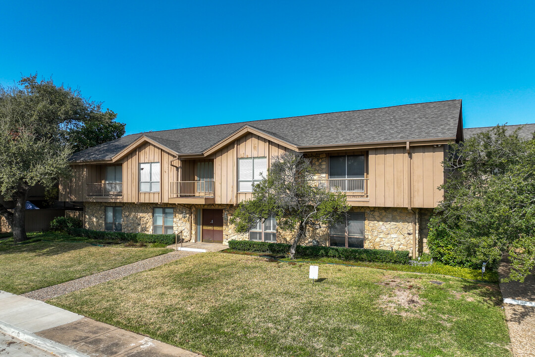 Park Central in Dallas, TX - Building Photo