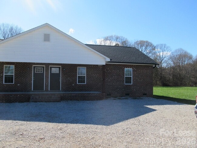 405 Northbrook III School Rd in Vale, NC - Building Photo - Building Photo