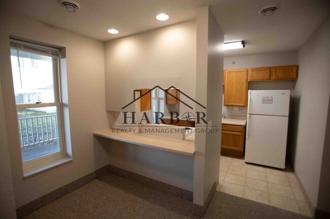 property at 146 S Broadway Ave