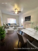 687 Shatto Pl in Los Angeles, CA - Building Photo