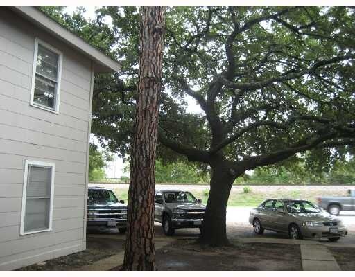 Northgate Four-plex in College Station, TX - Foto de edificio - Building Photo