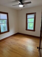 1092 S Grandview Ave in Dubuque, IA - Building Photo - Building Photo