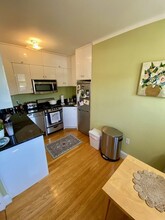 1423 Beacon St, Unit 644 in Brookline, MA - Foto de edificio - Building Photo