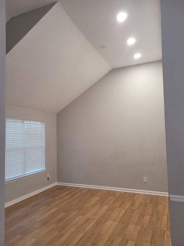 property at 3042 Knoll View Pl