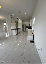 5373 Cameron Dr in Ave Maria, FL - Foto de edificio - Building Photo