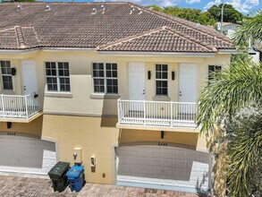 3432 NE 15th Ave in Oakland Park, FL - Building Photo - Building Photo