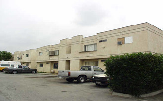 13933 Los Angeles St Apartments