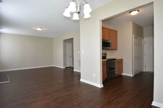 305 Cline Falls Dr in Holly Springs, NC - Building Photo - Building Photo