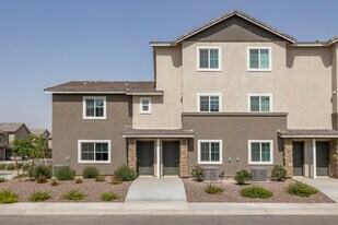 Hayden Farms Townhomes in Surprise, AZ - Building Photo
