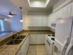 325 NW 14th St in Gainesville, FL - Building Photo - Building Photo