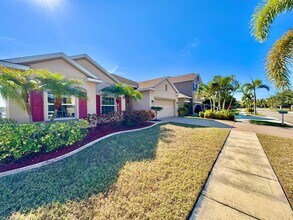 610 15th Ave NW in Ruskin, FL - Building Photo - Building Photo