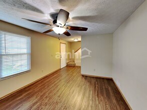 1725 Convair Dr in Galloway, OH - Building Photo - Building Photo