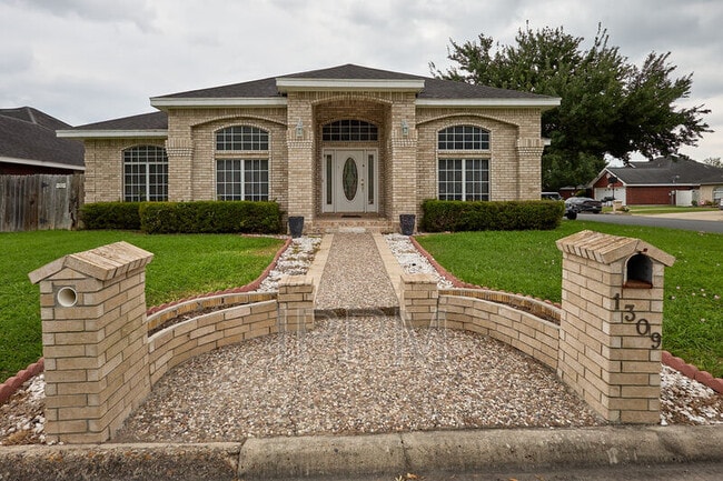 property at 1309 Summerfield Ln
