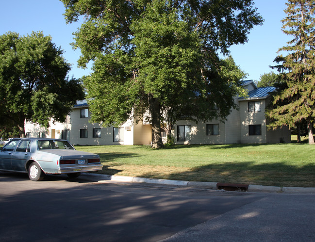 Meadowbrook Apartments in Gaylord, MN - Building Photo - Building Photo