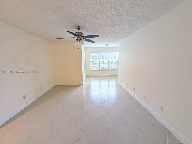property at 437 Vista Isles Dr