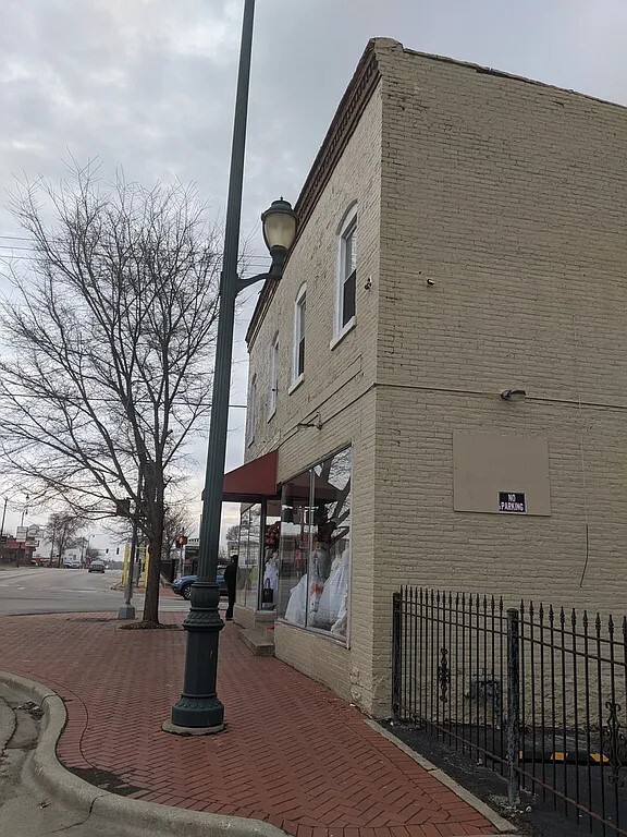 266 E Cass St in Joliet, IL - Building Photo - Building Photo