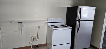 51 Bowdoin St, Unit F in Winthrop, ME - Building Photo - Building Photo
