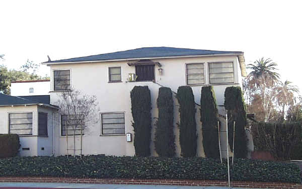 1754 N Lake Ave in Pasadena, CA - Foto de edificio - Building Photo