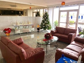 430 Golden Isles Dr-Unit -407 in Hallandale Beach, FL - Building Photo - Building Photo