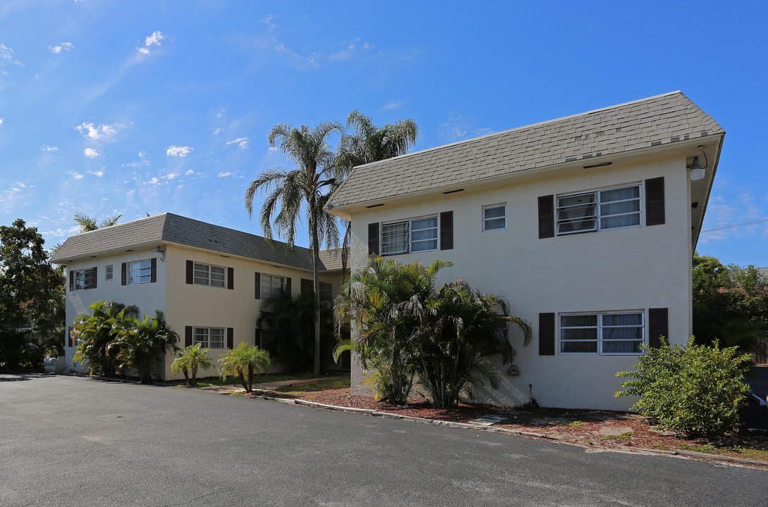 Palomar Apartments in Boca Raton, FL - Building Photo