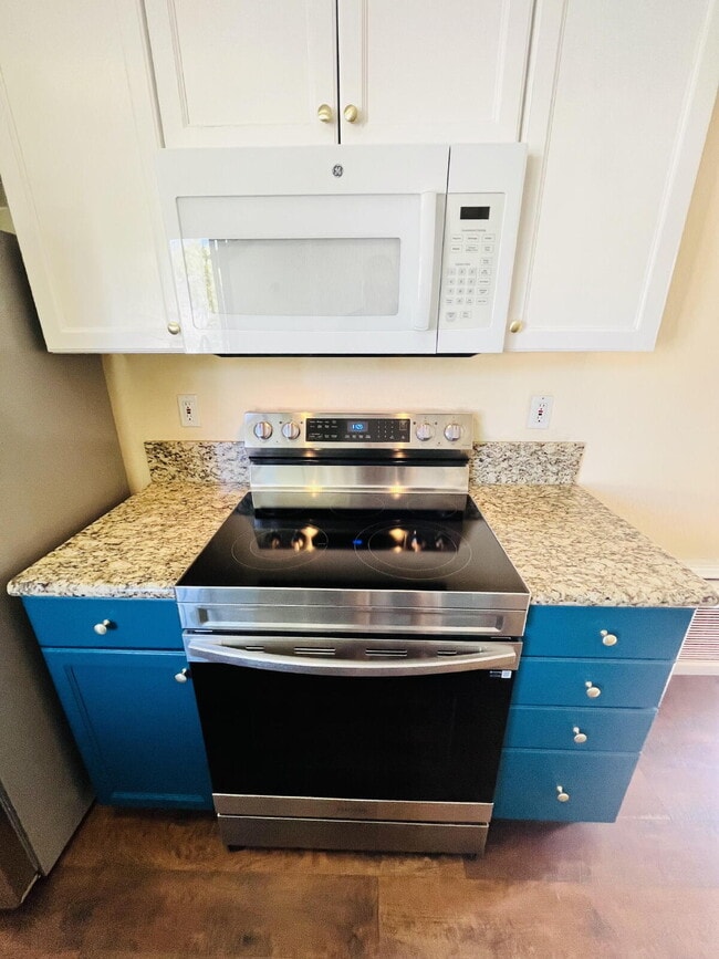 7360 Park Ridge Blvd in San Diego, CA - Building Photo - Building Photo