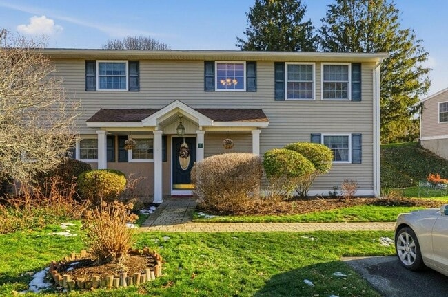 property at 5 Leland Point Dr