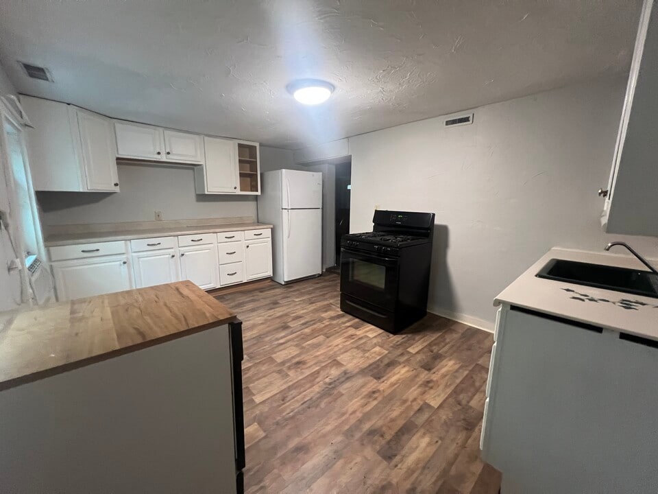 10 Cayton St in Morgantown, WV - Building Photo