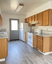1161 Murray Dr W in The Dalles, OR - Building Photo - Building Photo