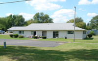 700-710 S Dewitt Dr in DeWitt, MI - Foto de edificio - Building Photo