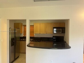 32 Camden Dr in Bal Harbour, FL - Building Photo - Building Photo