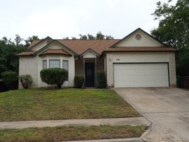 2202 Quiet Wood Dr in Austin, TX - Building Photo