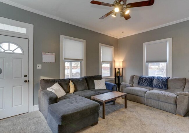 1108 E Pembroke Ave in Hampton, VA - Building Photo - Building Photo