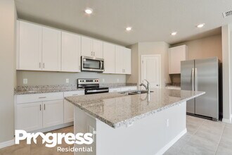 1026 Oak Vly Dr in Auburndale, FL - Building Photo - Building Photo