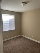 2438 N Rock Creek Dr in Los Banos, CA - Building Photo - Building Photo