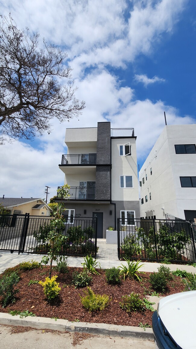 2637 S Cochran Ave, Unit 2637