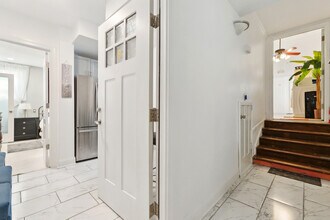FULLY FURNISHED & UTILITIES INCLUDED! in New Orleans, LA - Foto de edificio - Building Photo