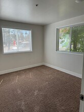 1015 SE 4th St in Bend, OR - Building Photo - Building Photo