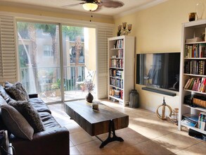 1803 N Flagler Dr-Unit -201 in West Palm Beach, FL - Building Photo - Building Photo