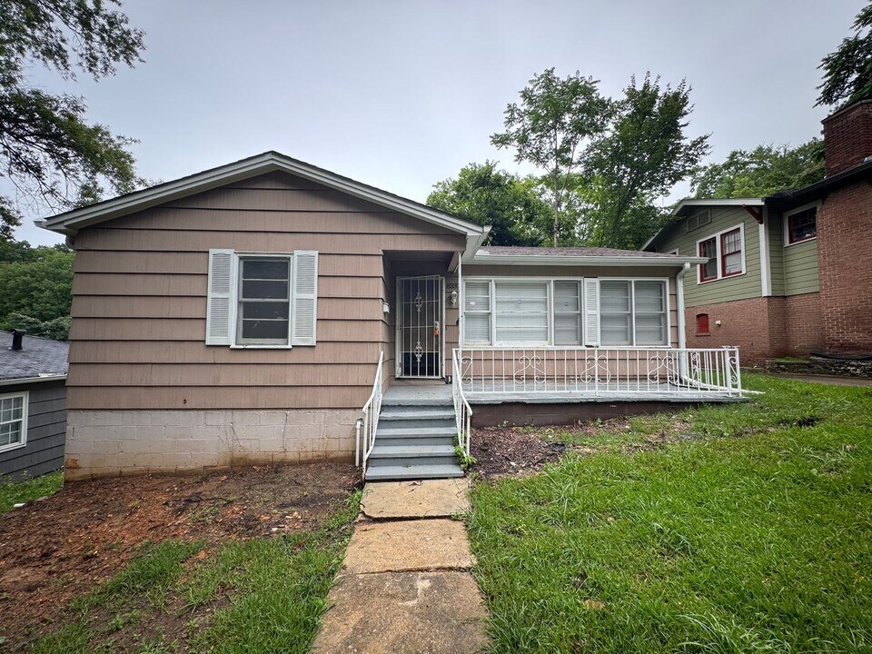 8337 Vassar Ave in Birmingham, AL - Building Photo