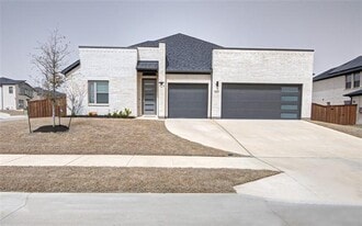 1632 Fallingwater Trail in Haslet, TX - Building Photo
