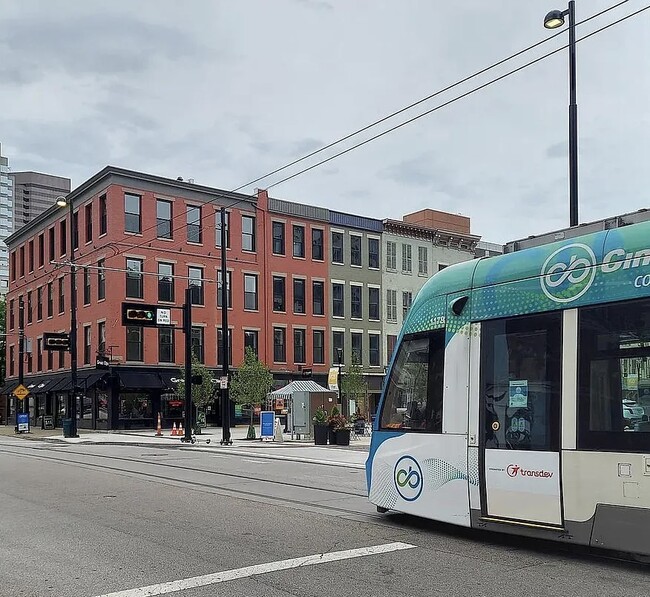 39 E Court St, Unit 3 in Cincinnati, OH - Building Photo - Building Photo