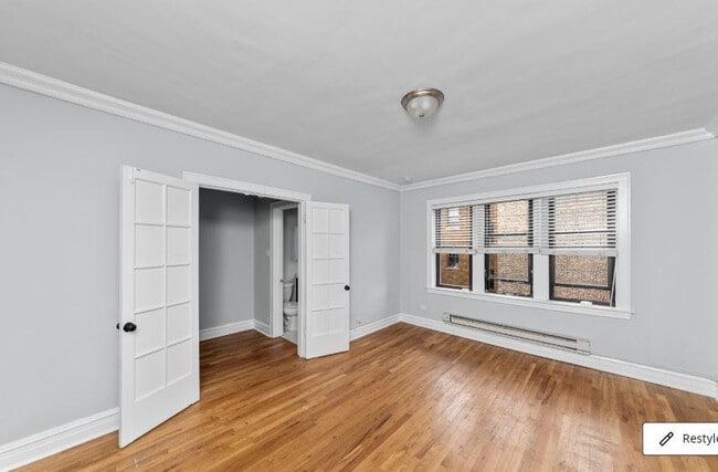 property at 4737 N Hermitage Ave