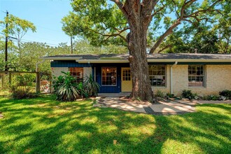 3106 Glen Ora St in Austin, TX - Building Photo - Building Photo