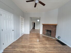 1302 E 72nd St in Chicago, IL - Building Photo