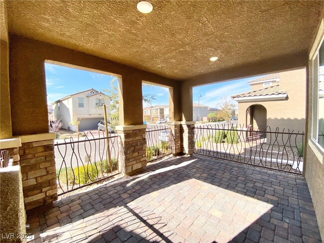 2826 Turnstone Ridge St in Henderson, NV - Building Photo - Building Photo