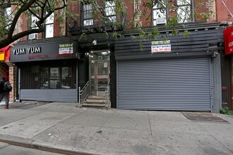 650 9th Ave in New York, NY - Foto de edificio - Building Photo